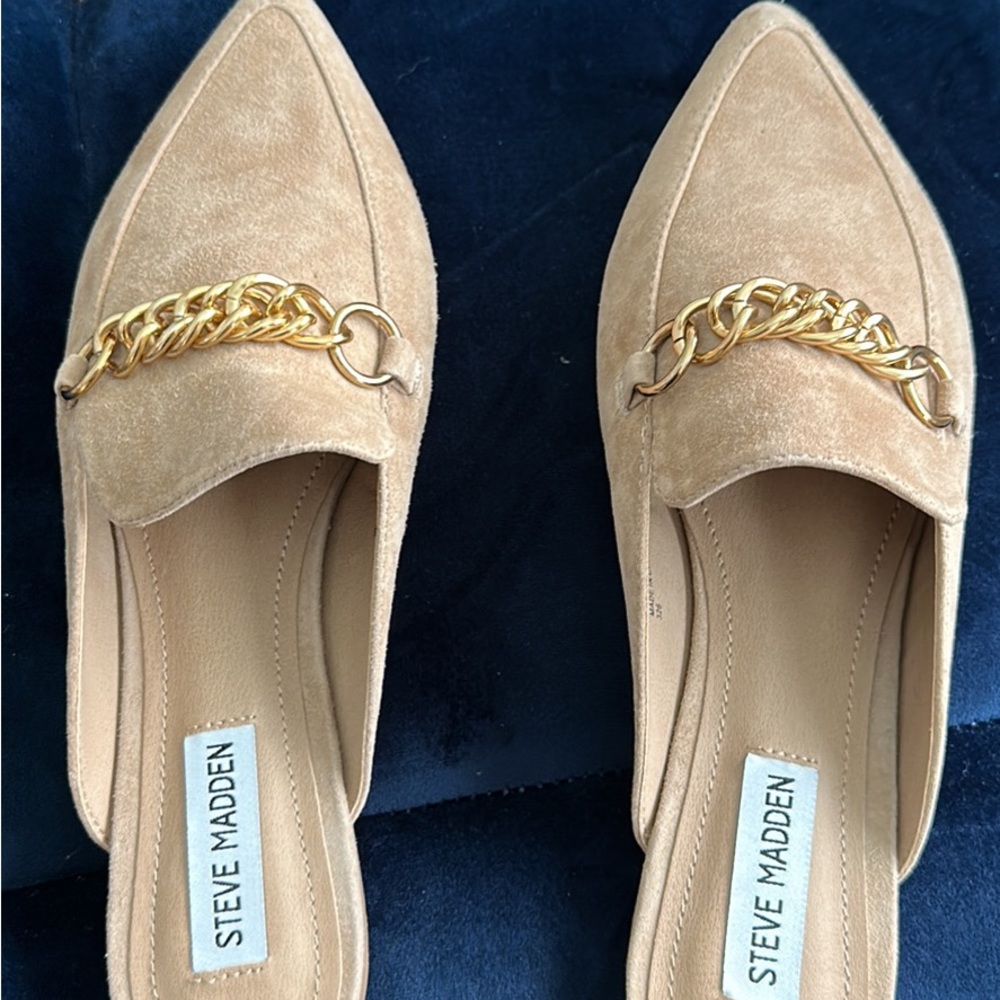 Brand new, in box, tan suede Steve Madden mules